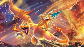 Babcia przez 20 lat potajemnie trzymała boostery z 1. generacji i 3 holo Charizardy z Pokemon TCG. Teraz wnuki znalazły kolekcję wartą nawet 300 tys. euro
