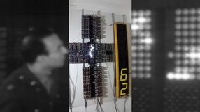 Pasjonat zbudował komputer dzięki 460 lampom próżniowym. 8-bitowa maszyna przypomina, jak mogła wyglądać inna historia technologii