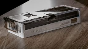 RTX 5090 znika z rynku. Według insiderów jego miejsce zajmie ulepszony RTX 5080