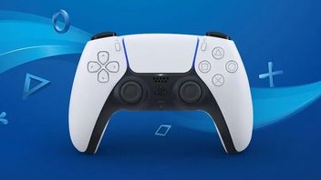 DualSense - pad do PS5 z wyraźnie mocniejszą baterią od DualShocka