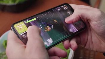 Wersja beta mobilnego Fortnite tuż po debiucie wzbija się na szczyty popularności
