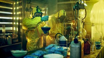 Laboratorium z Breaking Bad w Stardew Valley; gracz prezentuje swoje dzieło