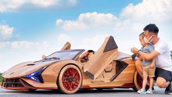 Ojciec zbudował dla syna drewniane, elektryczne Lamborghini