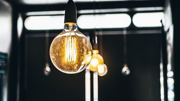 125 zł więcej. Rosnące ceny prądu a granie w 2022 roku