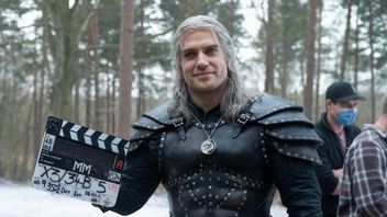 Henry Cavill głównym powodem, dla którego Wiedźmina da się oglądać - twierdzą fani uniwersum