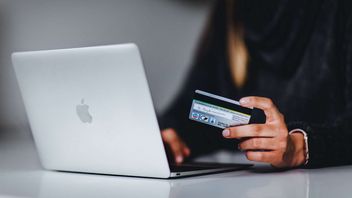 Social media żyłą złota dla oszustów; łącznie wyłudzili ponad 770 mln dolarów