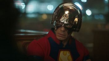 James Gunn potwierdza biseksualizm Peacemakera. Pomysł podsunął John Cena