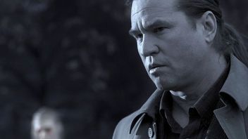Val Kilmer odzyskał głos dzięki sztucznej inteligencji. Są obawy odnośnie wykorzystania takiej technologii