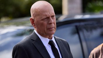 Bruce Willis nie miał maseczki w aptece i wie już o tym cały świat