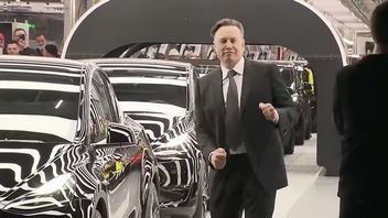 Elon Musk tańczy z radości - otworzył fabrykę Tesli w Niemczech