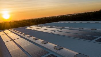 Panele słoneczne, które produkują prąd nawet w nocy