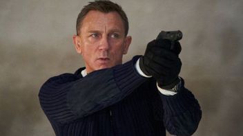 Paul Verhoeven narzeka na brak seksu w nowych Bondach