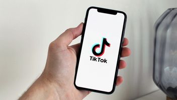 TikTok podzieli się pieniędzmi z twórcami