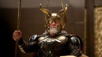 Anthony Hopkins w Rebel Moon Zacka Snydera; jest pierwsze zdjęcie jego postaci