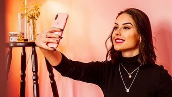 Koniec z ukrytymi reklamami? Influencerzy otrzymali rekomendacje od UOKiK