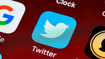 Elon Musk planuje zwolnienia dużej części pracowników Twittera