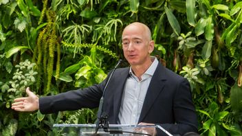 Jeff Bezos, założyciel Amazona, odradza większe zakupy
