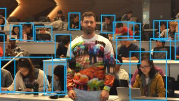 Ten sweter ukryje Cię przed AI