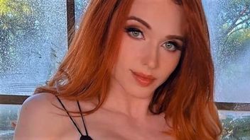Amouranth może być topową streamerką, ale ma teorie czemu Twitch nie chce z nią kontraktu