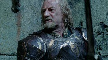 Gwiazda Władcy Pierścieni potępia Pierścienie Władzy. Nazywa je „skokiem na kasę”