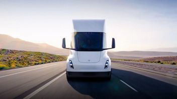 Polski kierowca o ciężarówce Tesli: „całkowicie głupi pojazd"