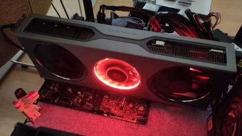 Odpala Crysisa, obsługuje PCI-E 5.0; chińskie GPU w akcji