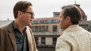 Szpieg wśród przyjaciół z HBO Max to warty uwagi serial