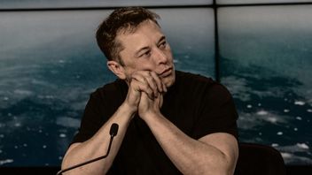 1123 podpisy przeciw AI; Musk i Wozniak biją na alarm