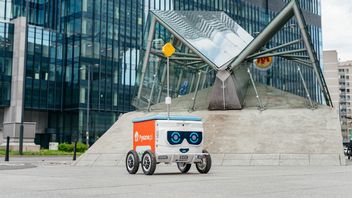 Roboty zamiast dostawców jedzenia, to coraz częstszy widok