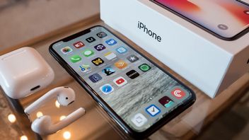 Tim Cook zachowuje ostrożność w sprawie AI w produktach Apple