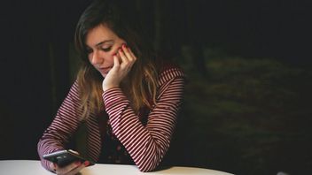 Facebook nie chce być portalem dla starszych ludzi