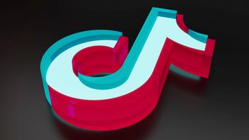 Miliarder sugeruje, że młodzi ludzie nie rozwijają kariery, bo są zajęci oglądaniem TikToka