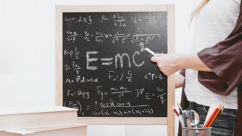 AI w służbie edukacji; do tworzenia testów może nie być potrzebny nauczyciel