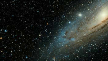 Niezwykłe spostrzeżenia Teleskopu Webba: Lepsze spojrzenie na galaktykę NGC 5068 i jej gwiazdozbiór