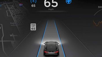 Haker aktywował „tryb Elona” w swojej Tesli; pozwala on zdjąć zabezpieczenia i dać pełną kontrolę nad autem