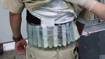 Przemytnik schwytany z 420 dyskami SSD przyklejonymi do brzucha