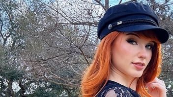 Amouranth dostała już siódmego bana na Twitchu. Nie przejmuje się i streamuje na Kicku