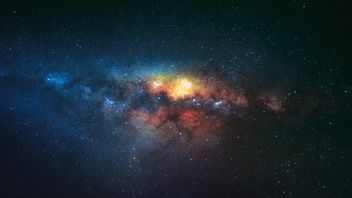 Czarna dziura emituje tajemnicze fale radiowe, naukowcy nie potrafią ich wyjaśnić