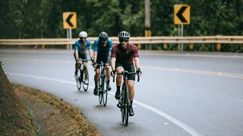 Emotki, LED-y i awatary - tak autonomiczne samochody mogą komunikować się z rowerzystami
