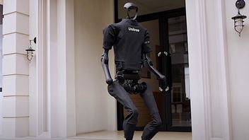 Chiny prezentują najpotężniejszego humanoidalnego robota na świecie - jest to chudy android ważący zaledwie 45 kg