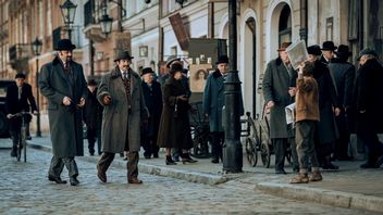 Leszek Lichota jako Rafał Wilczur w zwiastunie nowego Znachora od Netflixa