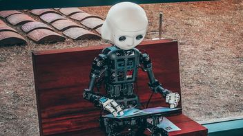 Nauczyciele dostali poradnik o ChatGPT, twórcy podkreślają, że AI jest niewykrywalne