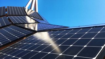 Jak ustrzec się przed karą finansową podczas kontroli paneli fotowoltaicznych? Urząd sprawdza instalacje Polaków