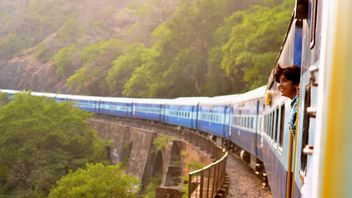 Rekordowe wakacje w PKP Intercity, Polacy najczęściej w historii spółki wybierali kolej