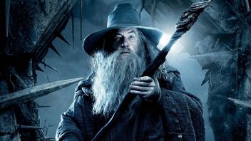 Ian McKellen zagrał Gandalfa we Władcy Pierścieni, gdyż dwaj kultowi aktorzy odrzucili tę rolę. „Mam nadzieję, że jest im głupio”