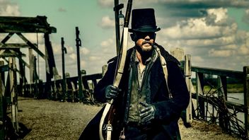 To ostatnia szansa, żeby obejrzeć na Netflixie świetny serial z Tomem Hardym. Na 2. sezon tego thrillera czekamy już 6 lat