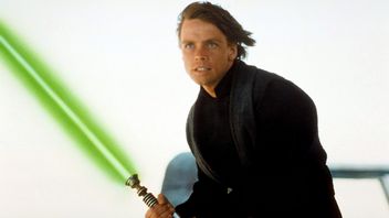 Gwiezdne wojny w końcu wyjaśniają, jak Luke Skywalker zdobył swój zielony miecz świetlny. Ma to związek z Yodą