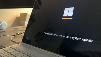 Fejkowa aktualizacja Windows i jak ją włączyć