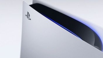 PS5 - zdjęcie z fabryki sugeruje rzeczywisty rozmiar konsoli