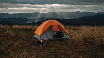 Uwaga turyści: Idealne akcesorium do wycieczek na świeżym powietrzu znajdziecie w Lidlu za mniej niż 20 złotych